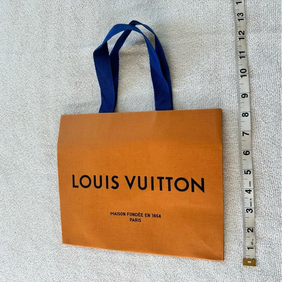 Louis Vuitton Small Paper Shopping Bag - Picture 3 of 6